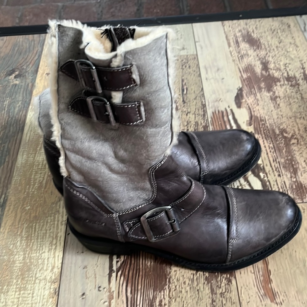 Dark and light grey leather boots Koolaburga by Ugg